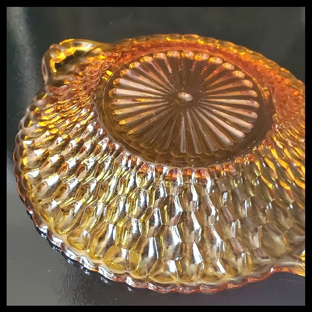 Vntg "Honeycomb Amber" 2 Handled Dish by Indiana Glass - Picture 5 of 9